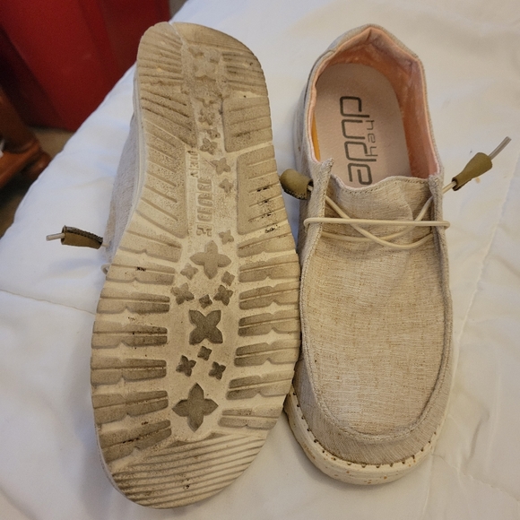 Size 10 Hey Dude beige shoes - Picture 3 of 4